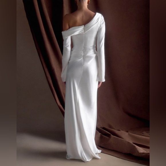 Meshki Iris White Off-Shoulder Long Dress - Medium- Brand New - Picture 6 of 7